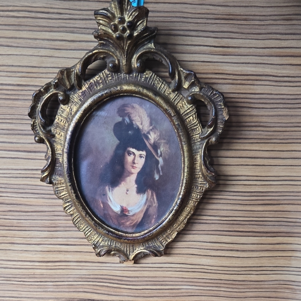 8" Antique gilt wall gold gesso wall art frame portrait Beautiful noble woman.